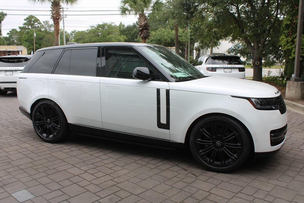 2025 Land Rover Range Rover SE photo 2