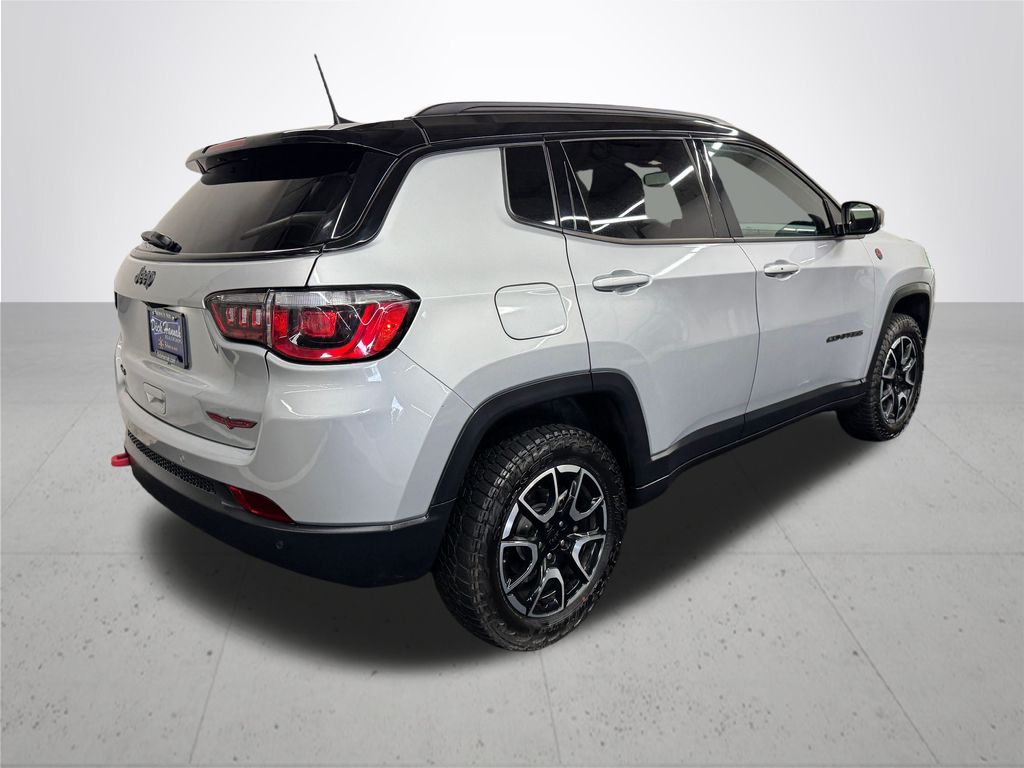 2024 Jeep Compass Trailhawk photo 5