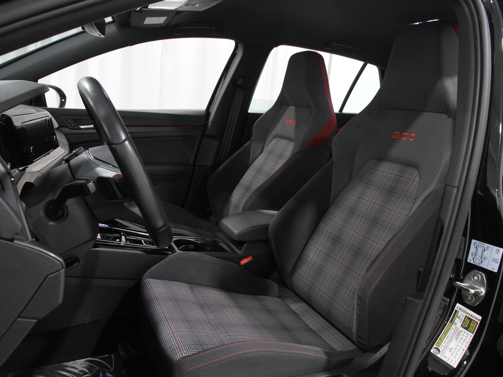 2024 Volkswagen Golf GTI S photo 2