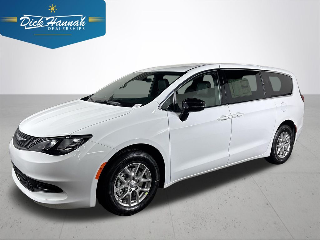 2026 Chrysler Voyager LX's photo