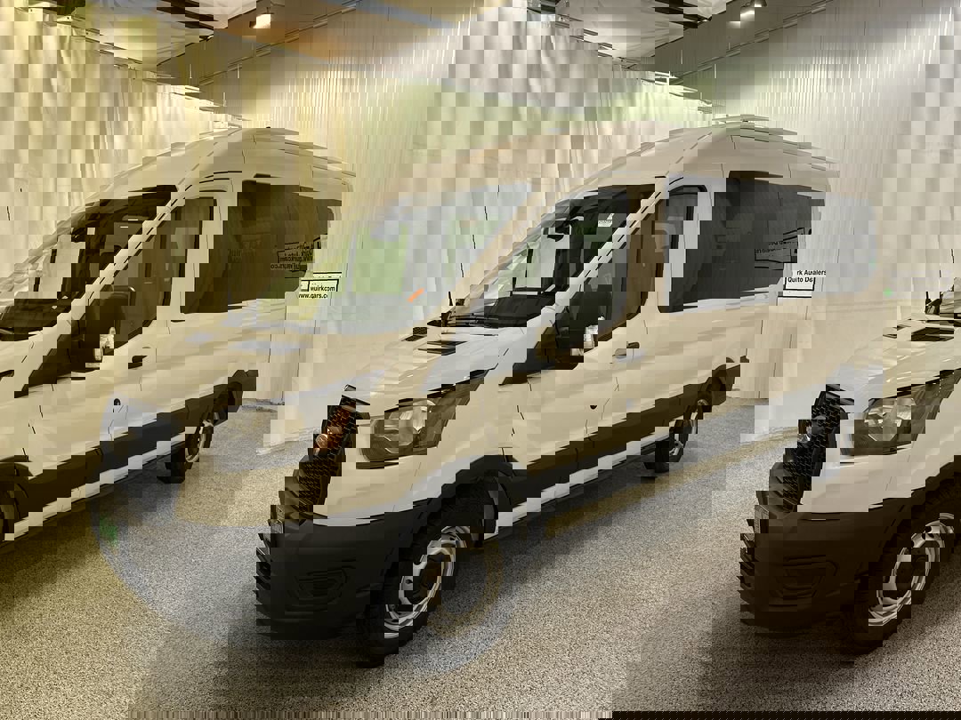 2025 Ford Transit Passenger XL photo 4