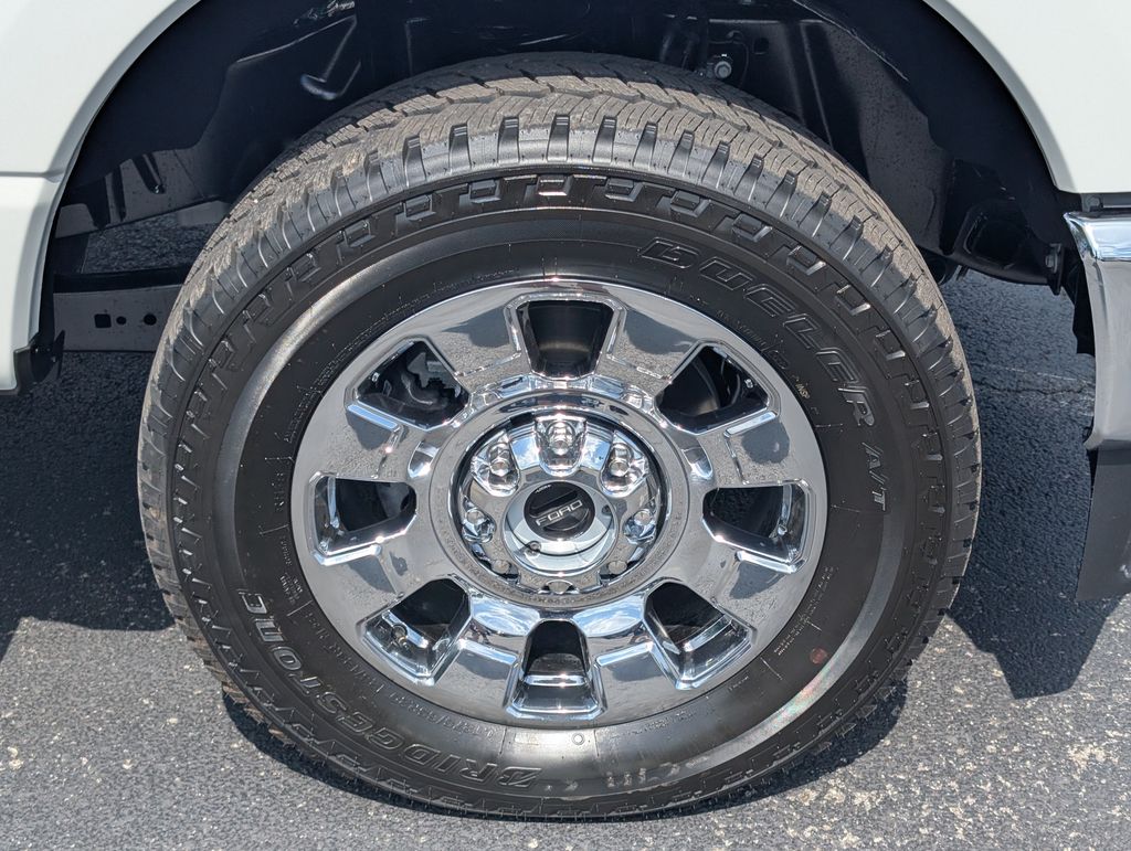 2026 Ford F-250 photo 17