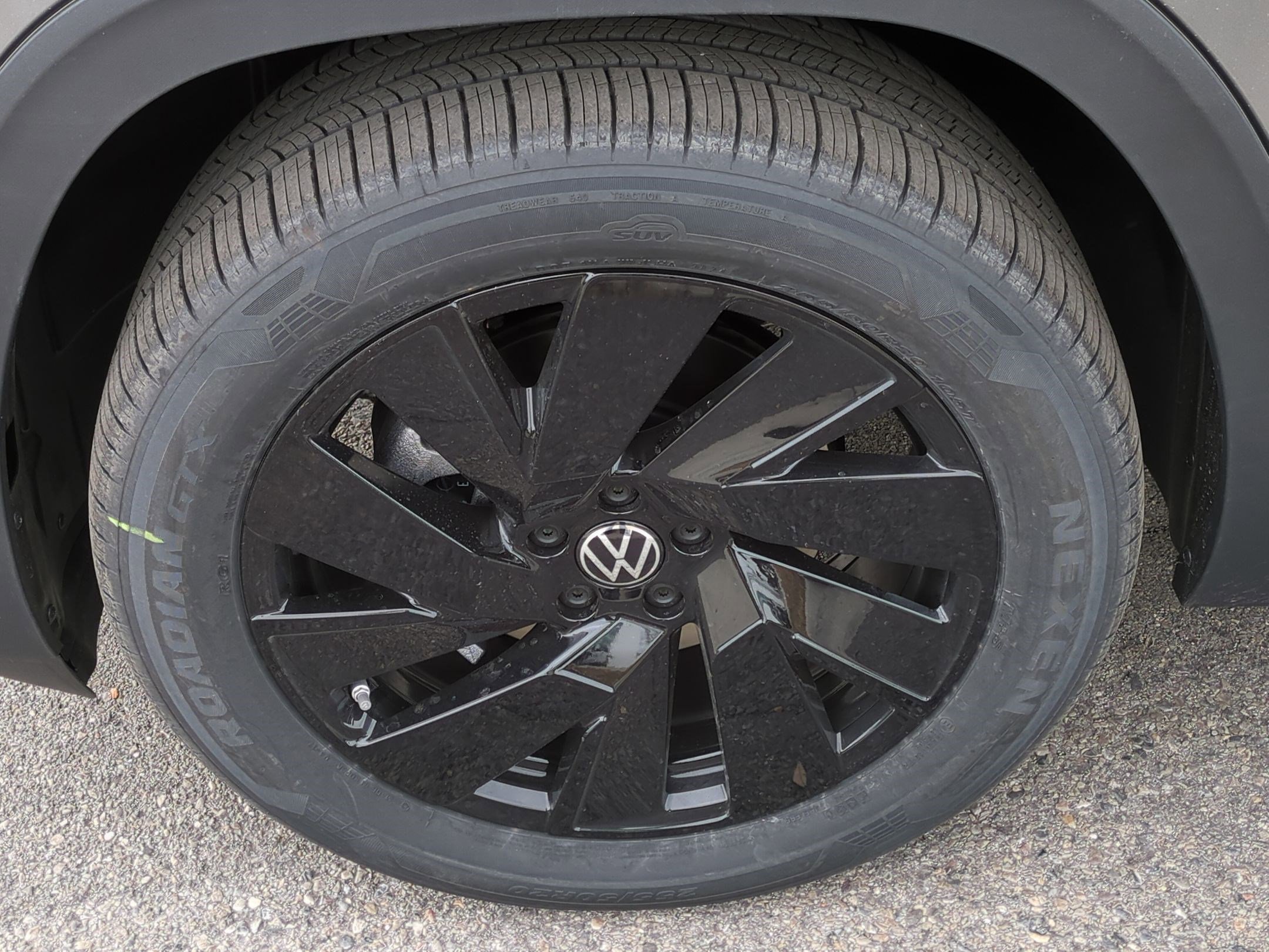 2025 Volkswagen Atlas Cross Sport SE Technology photo 14