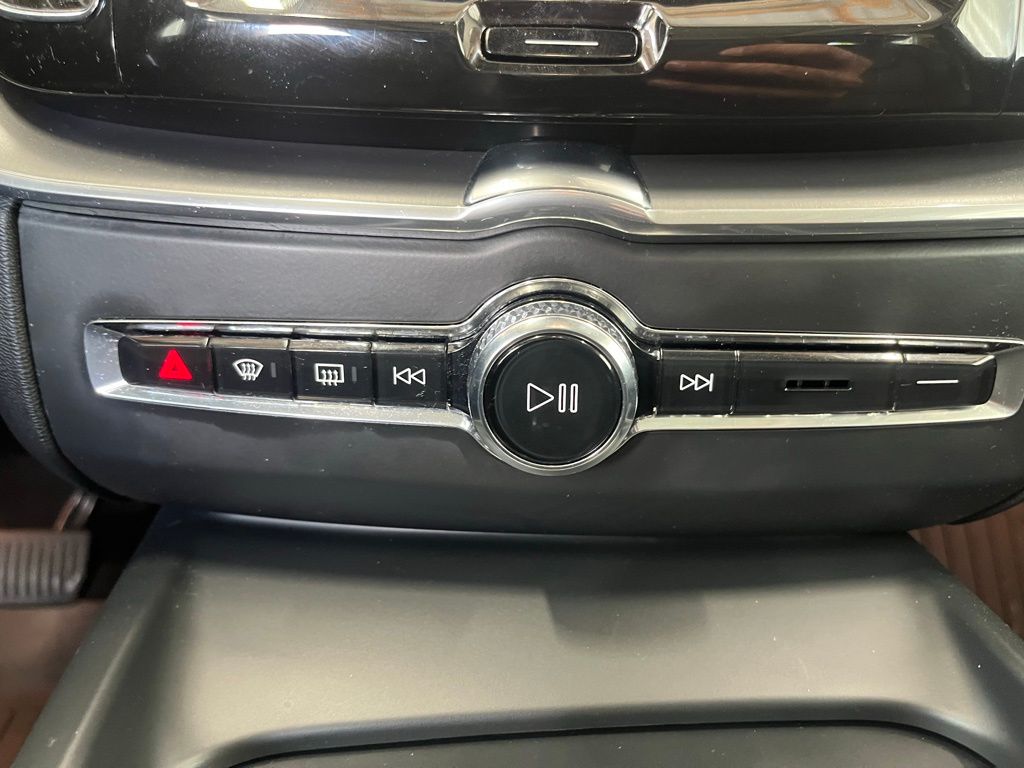 2024 Volvo XC60 B5 Core photo 15