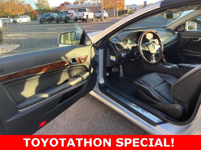 2011 Mercedes Benz E 550 Cabriolet photo 3