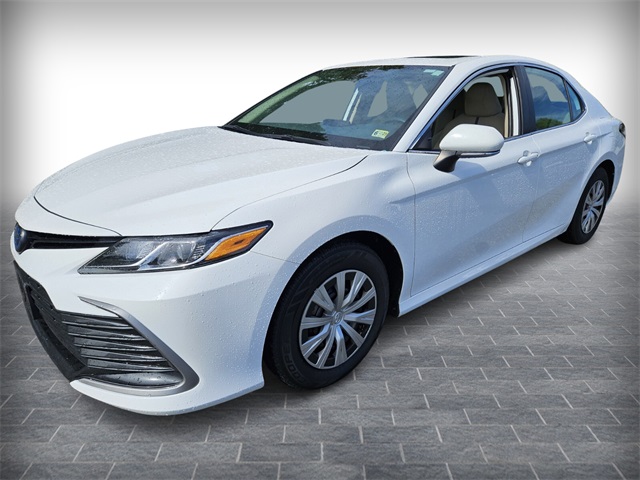 2023 Toyota Camry Hybrid LE photo 3