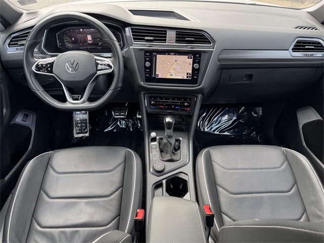 2023 Volkswagen Tiguan SEL R-Line Black photo 16