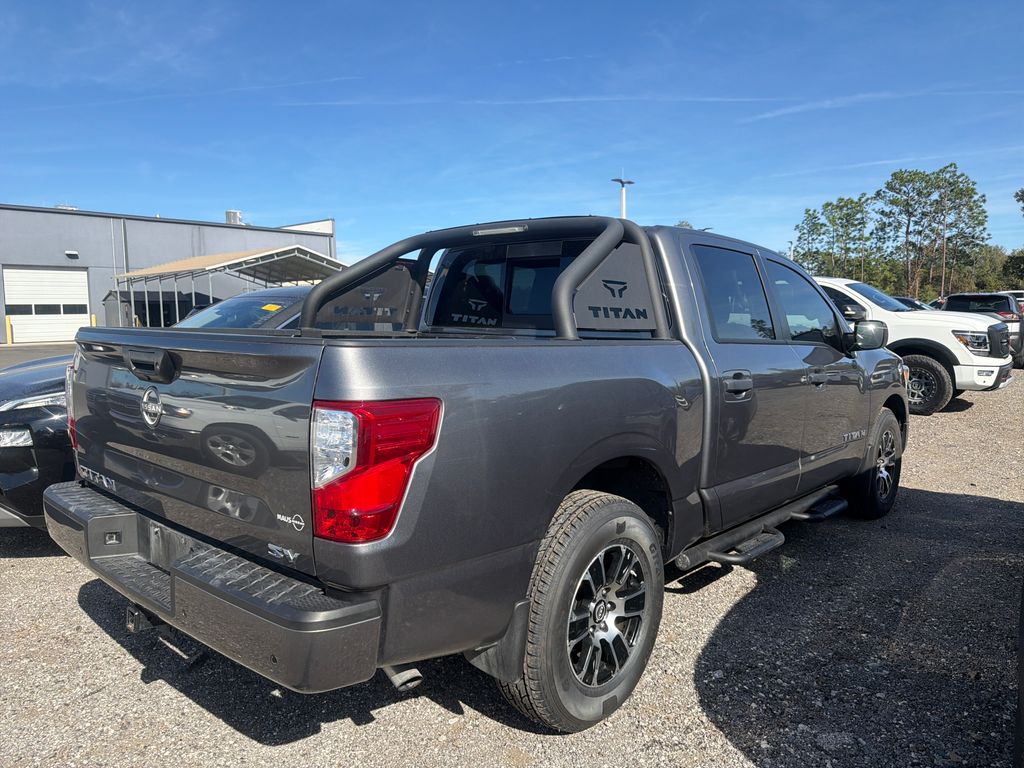 2024 Nissan Titan SV photo 3