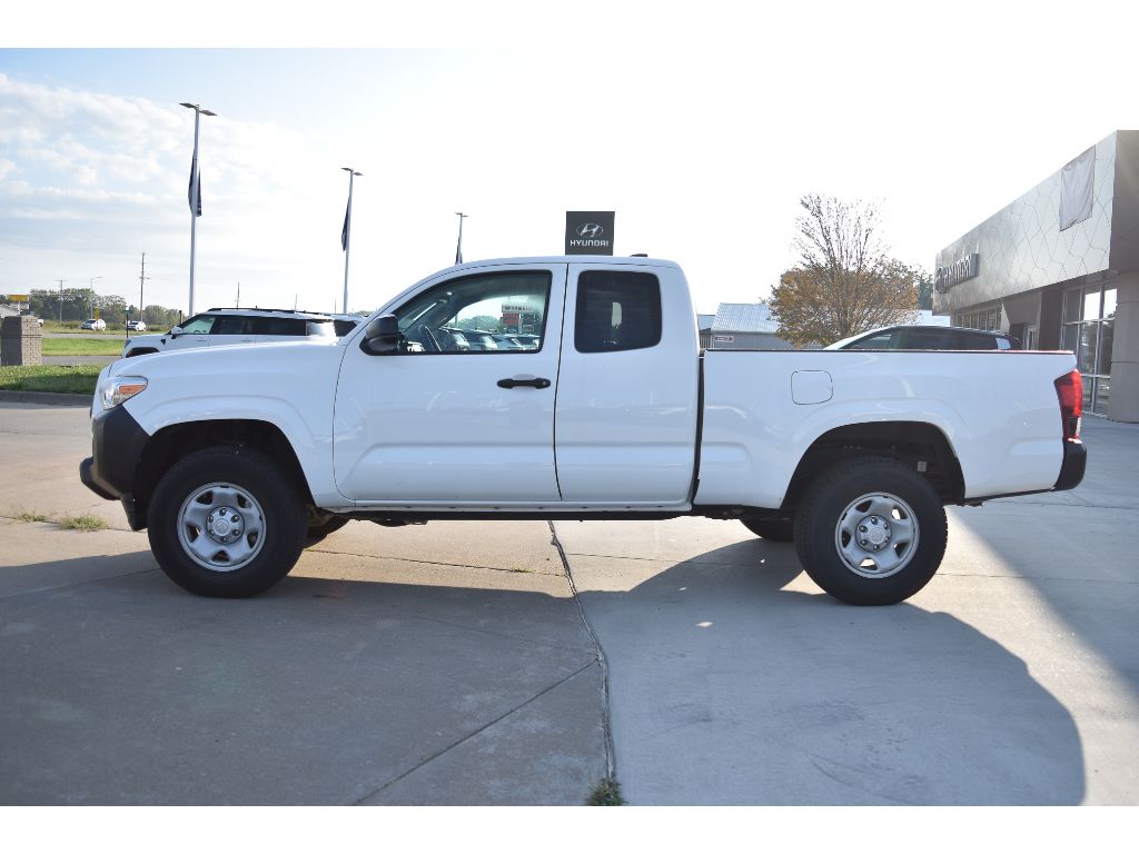 2021 Toyota Tacoma SR photo 4