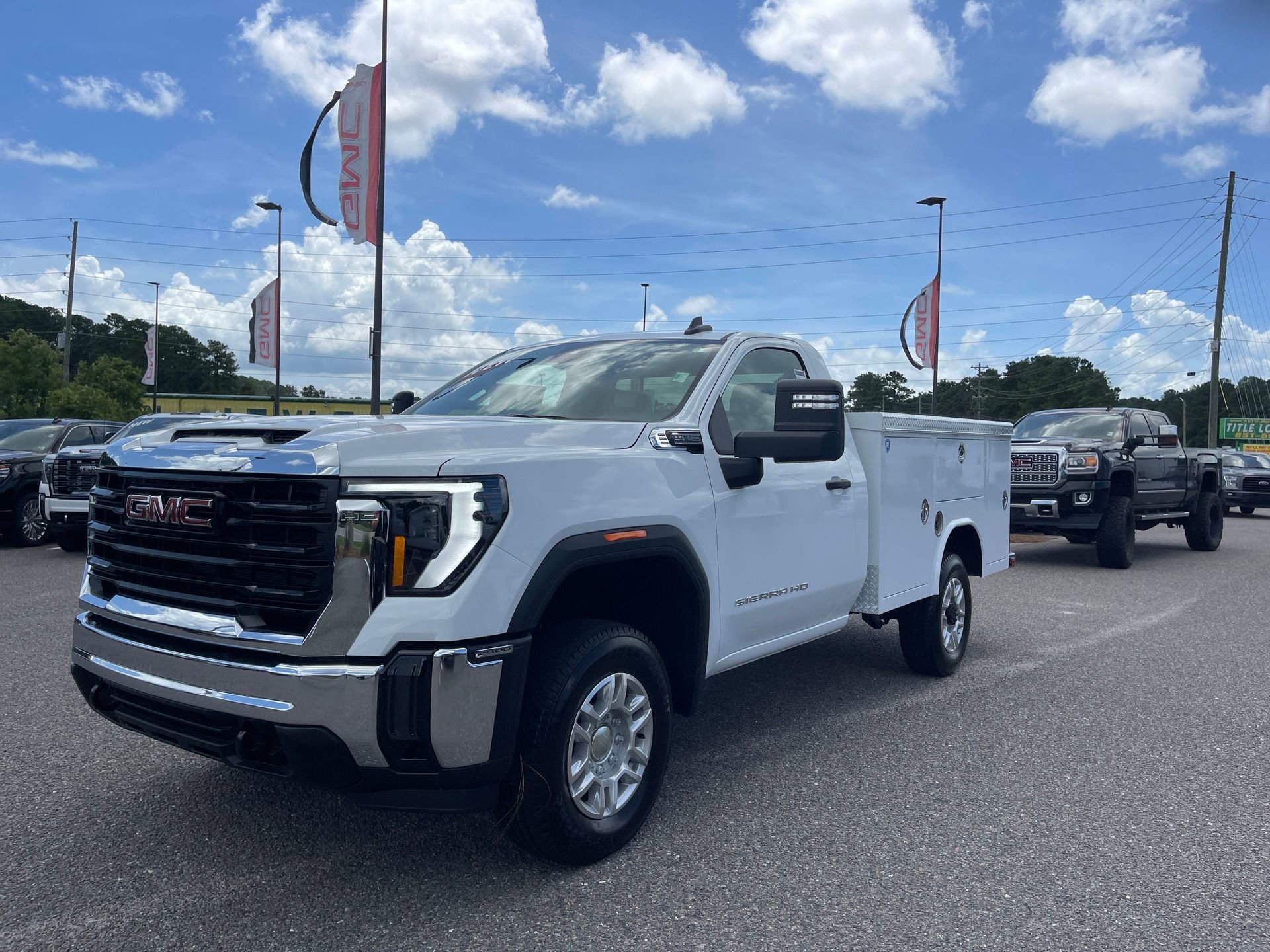 2025 GMC Sierra 2500HD Pro's photo