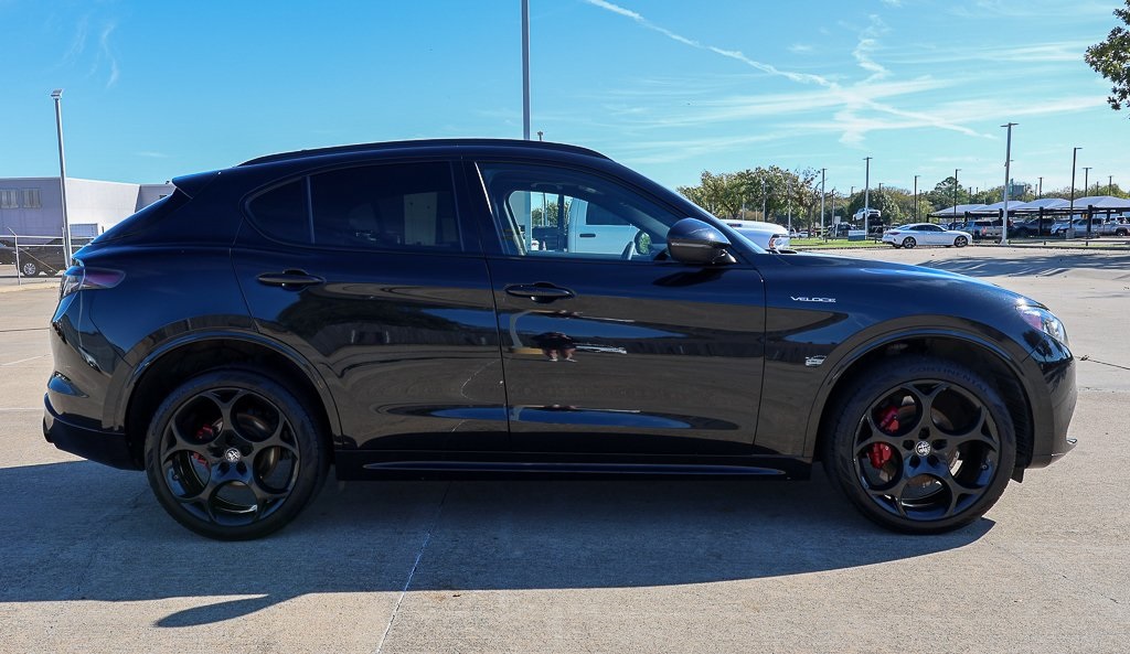 2024 Alfa Romeo Stelvio Tributo Italiano photo 2