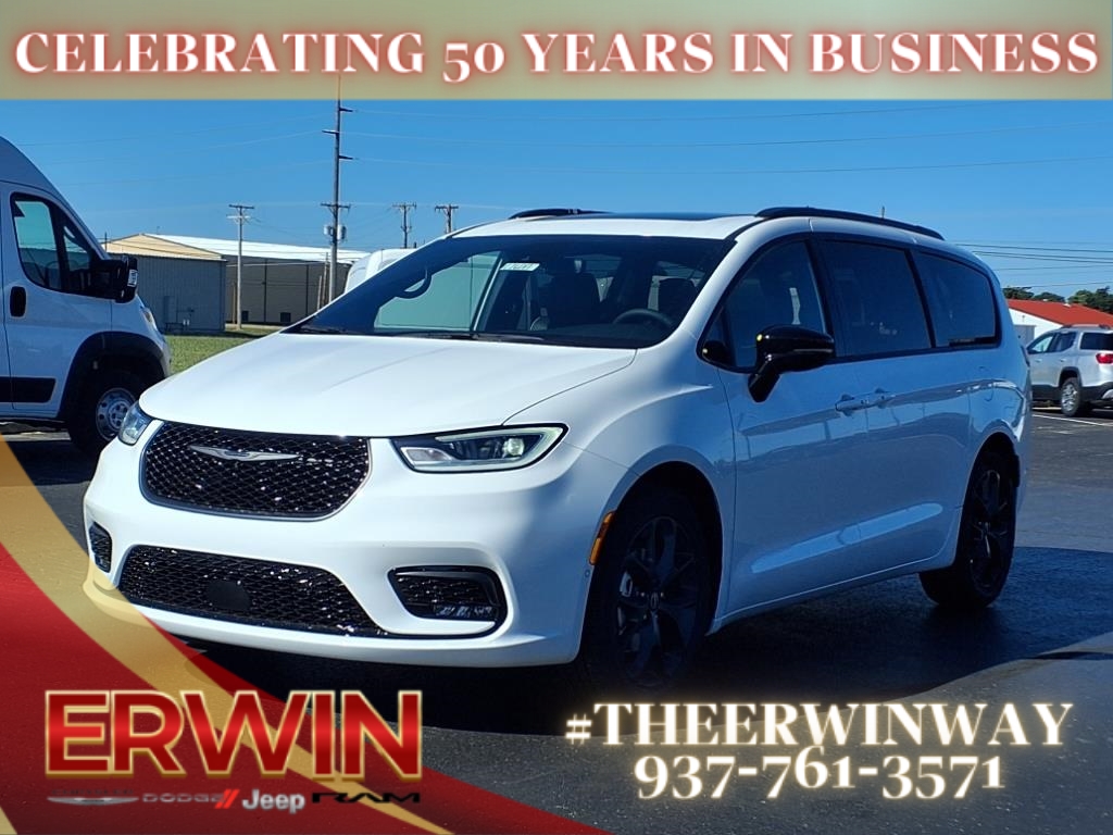 2026 Chrysler Pacifica Limited photo 3