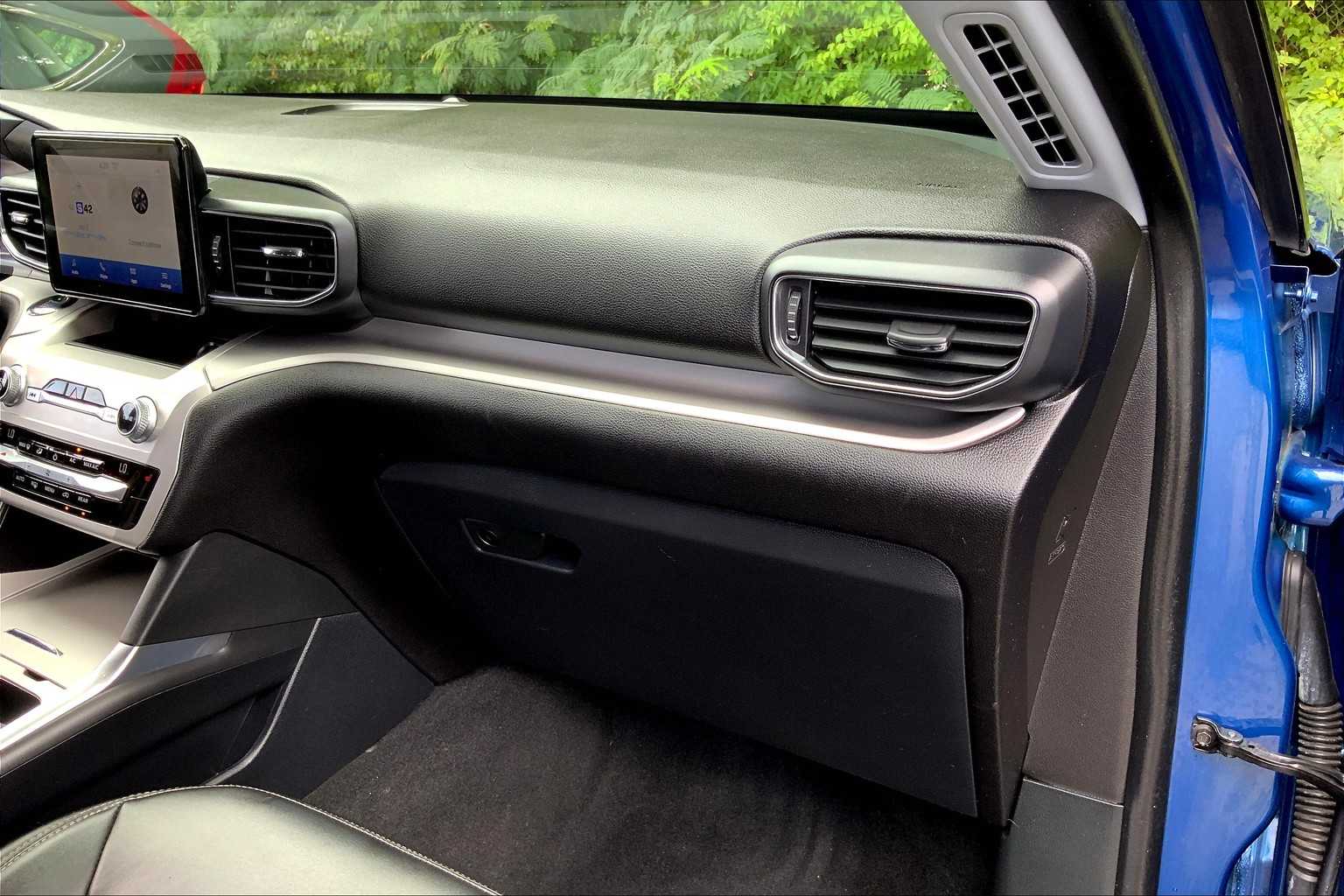 2021 Ford Explorer XLT photo 16