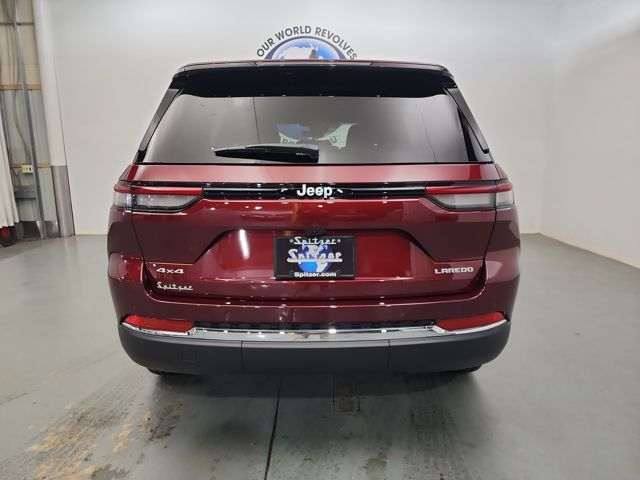 2025 Jeep Grand Cherokee Laredo X photo 4