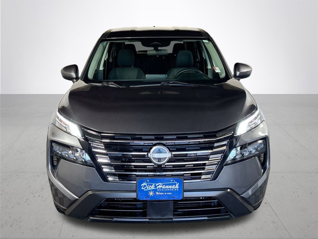 2024 Nissan Rogue SV photo 3
