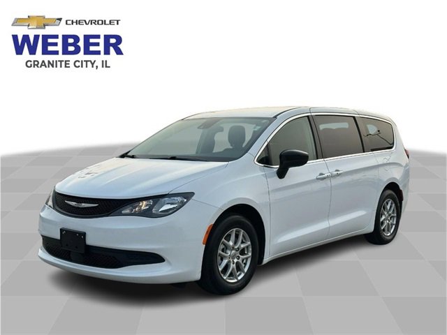 Pre-Owned 2024 Chrysler Voyager LX's photo