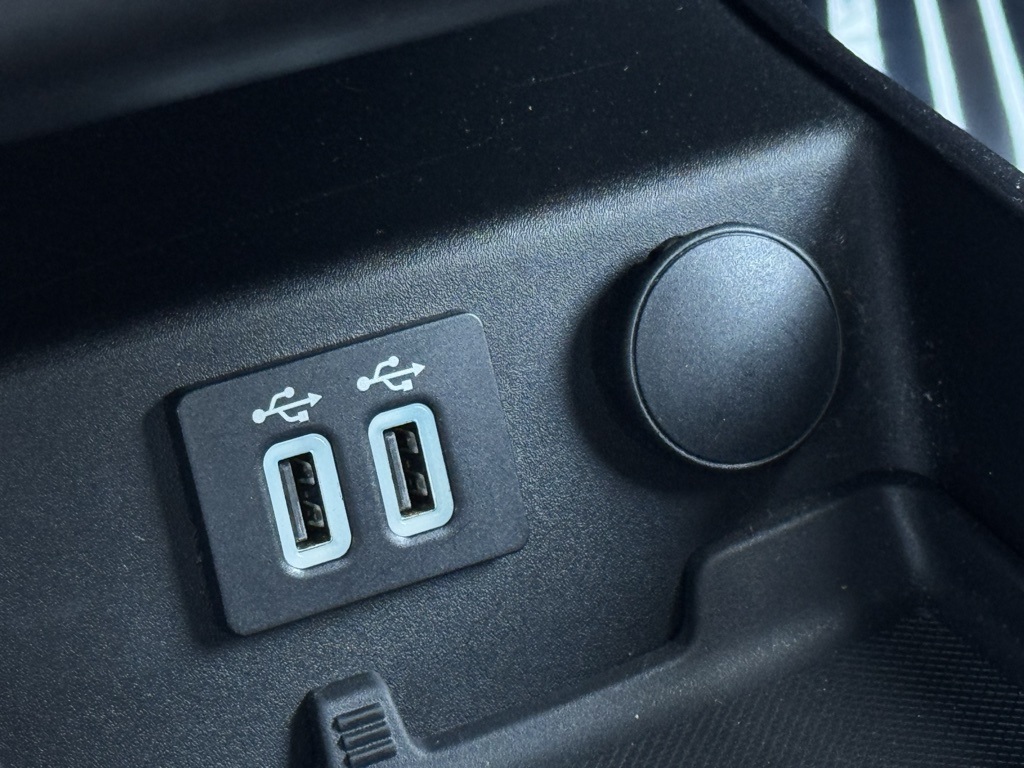 2020 Ford Fusion SEL photo 28