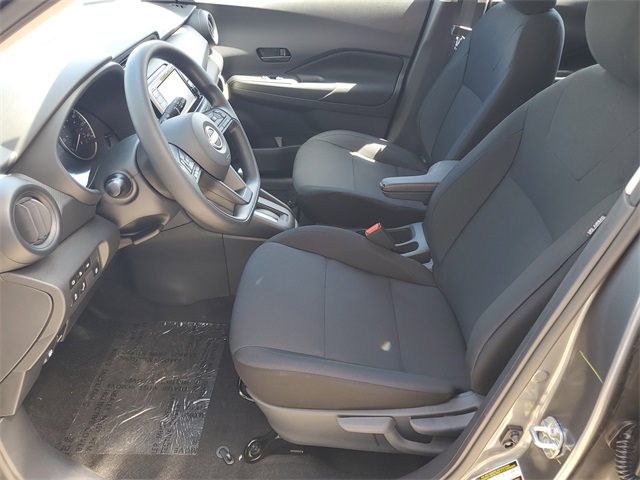 2025 Nissan Kicks Play S photo 10