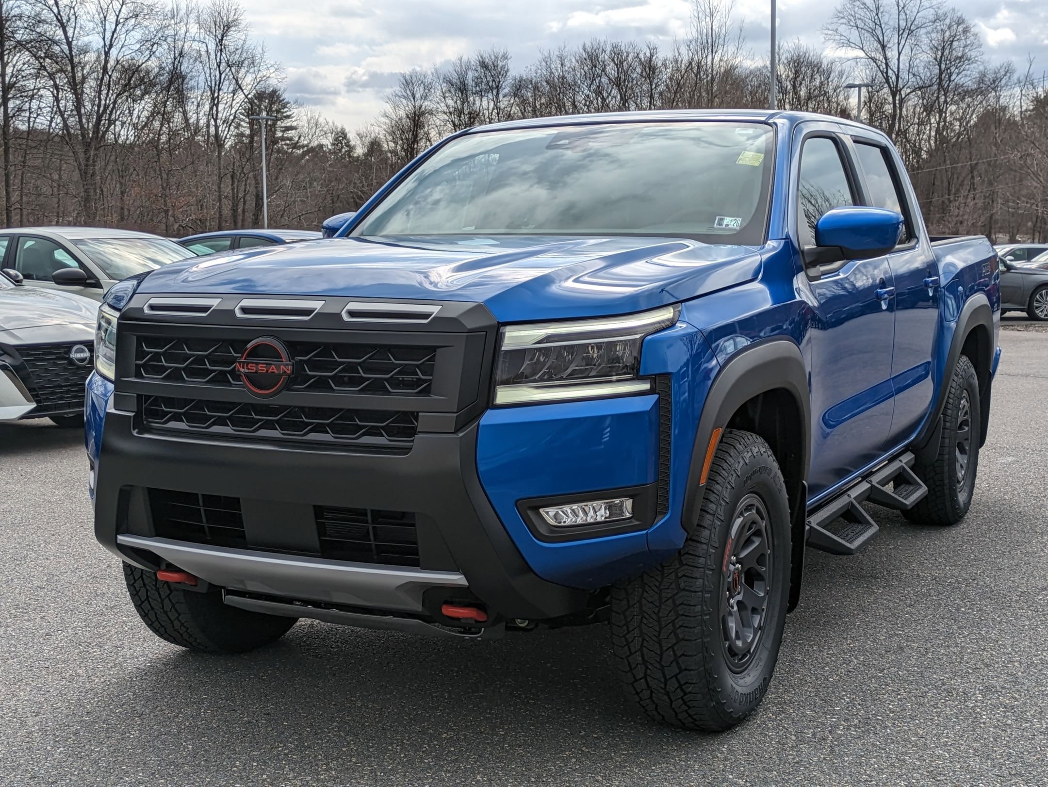 2025 Nissan Frontier PRO-4X photo 3