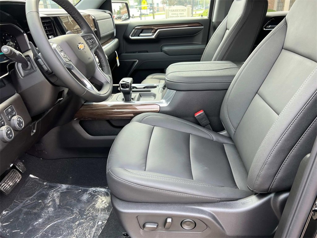 2026 Chevrolet Silverado 1500 LT photo 13