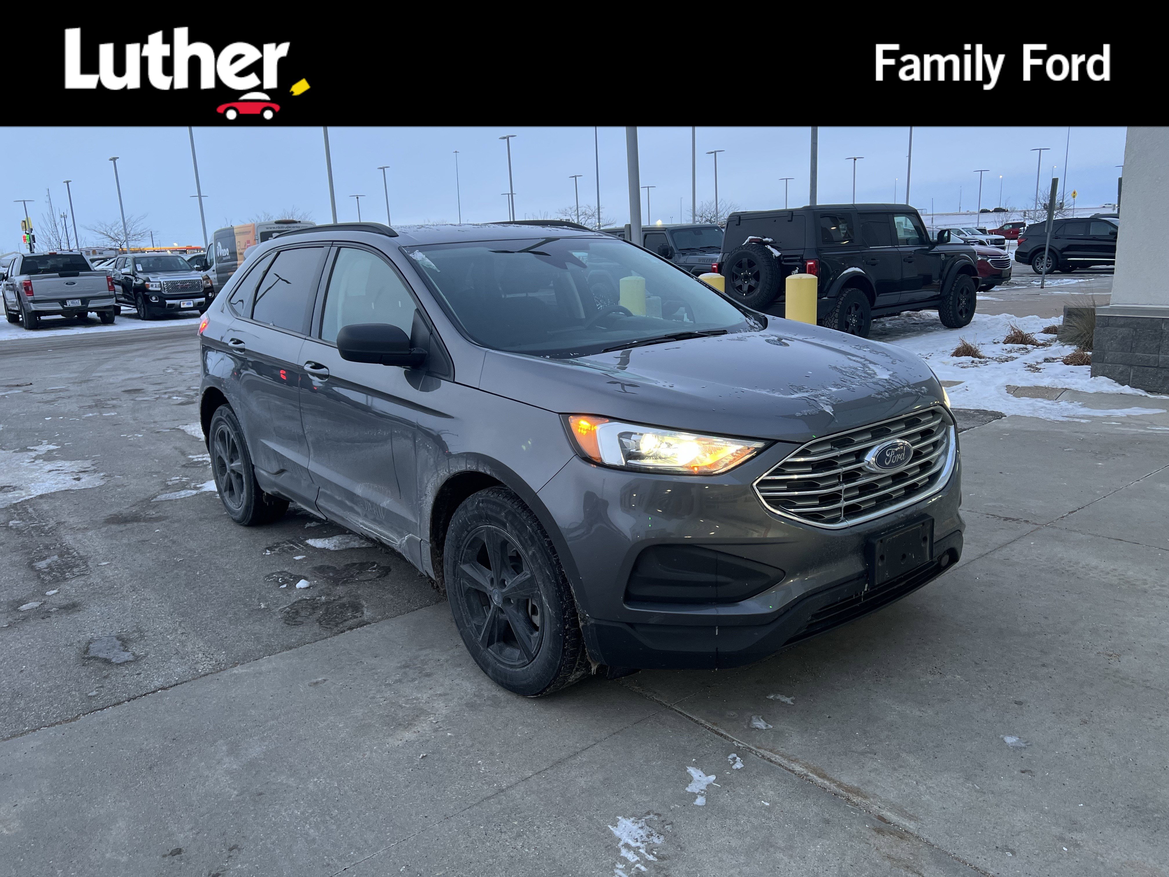 2021 Ford Edge SE's photo