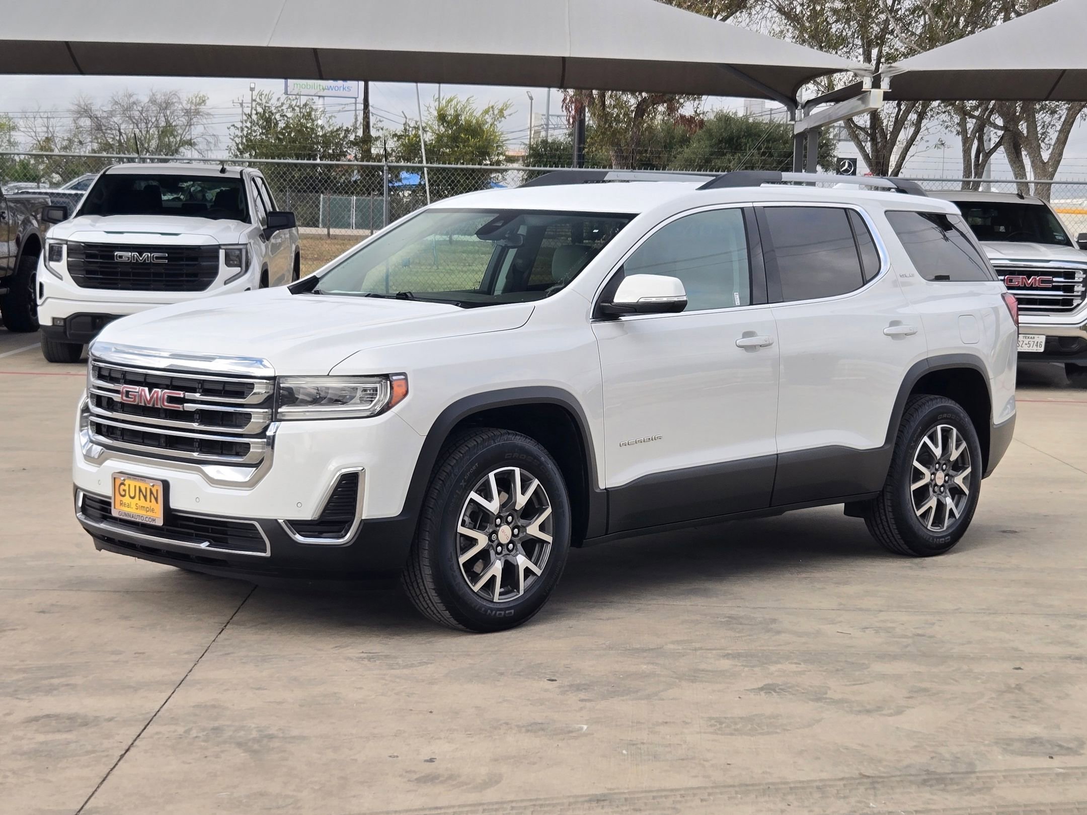 2021 Gmc Acadia SLE photo 4