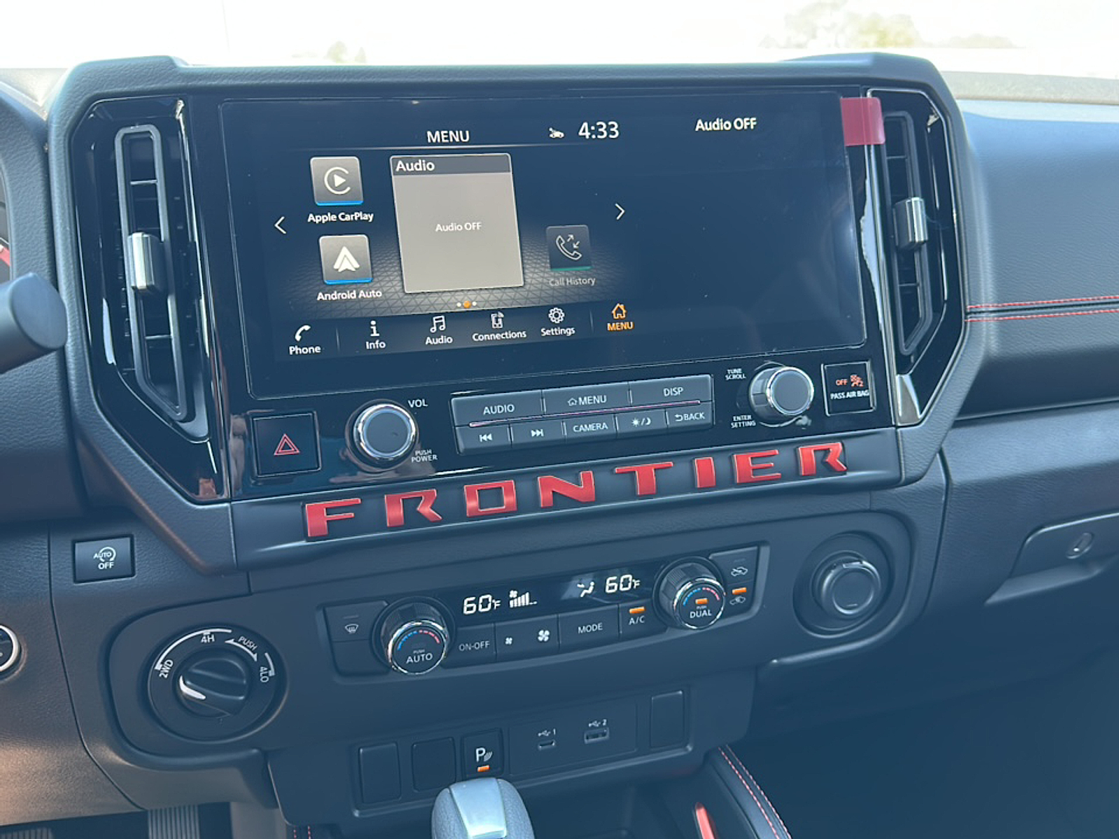 2025 Nissan Frontier PRO-4X Crew Cab photo 5