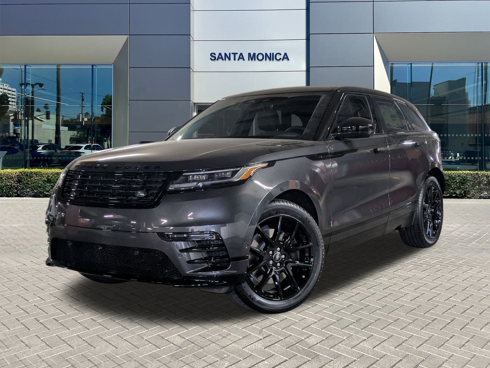 2026 Land Rover Range Rover Velar Dynamic SE's photo