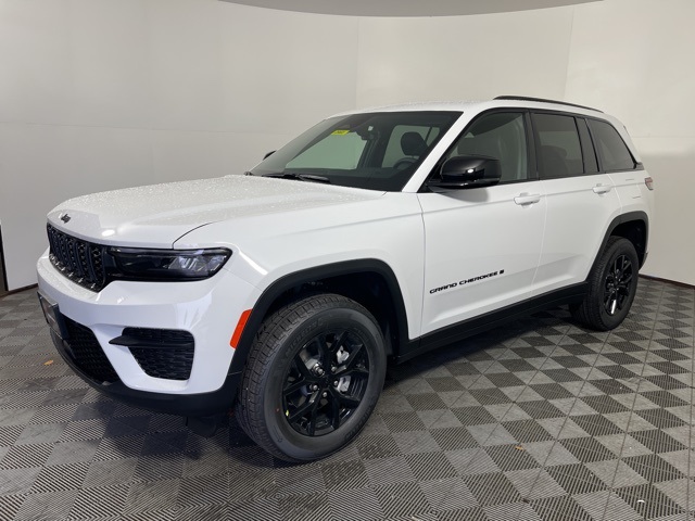 2025 Jeep Grand Cherokee Altitude X photo 3