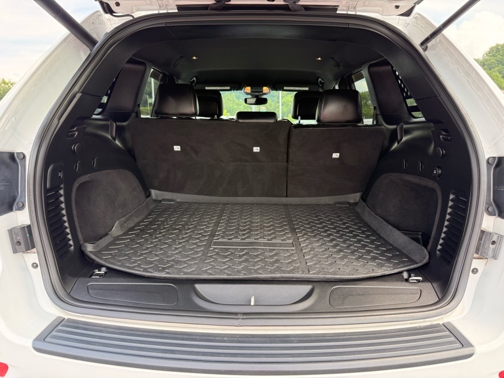 2020 Jeep Grand Cherokee Altitude photo 23