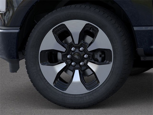 2025 Ford F-150 Lightning Platinum photo 17