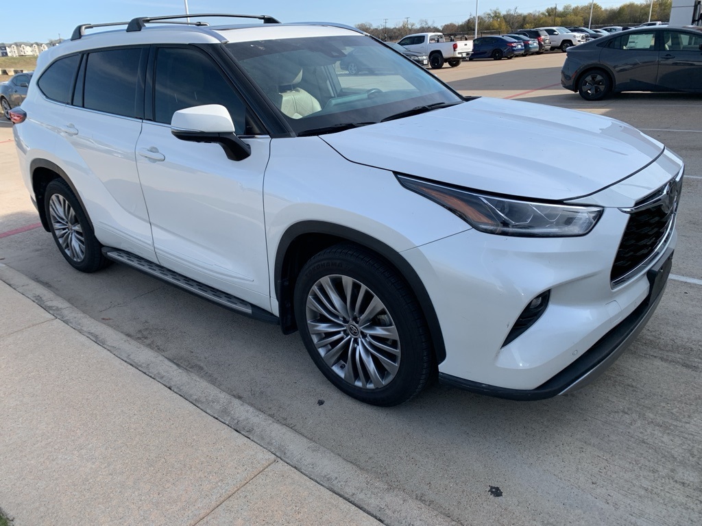 2021 Toyota Highlander Platinum's photo