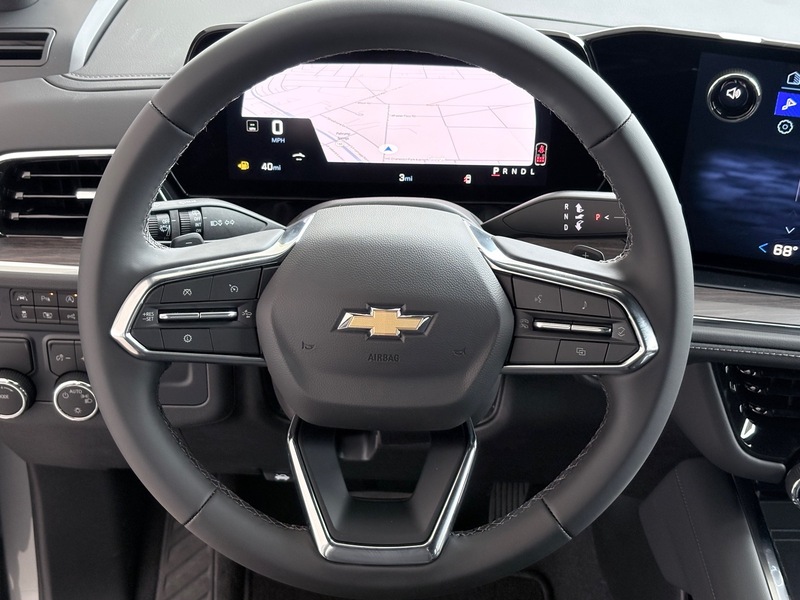 2025 Chevrolet Suburban LS photo 14