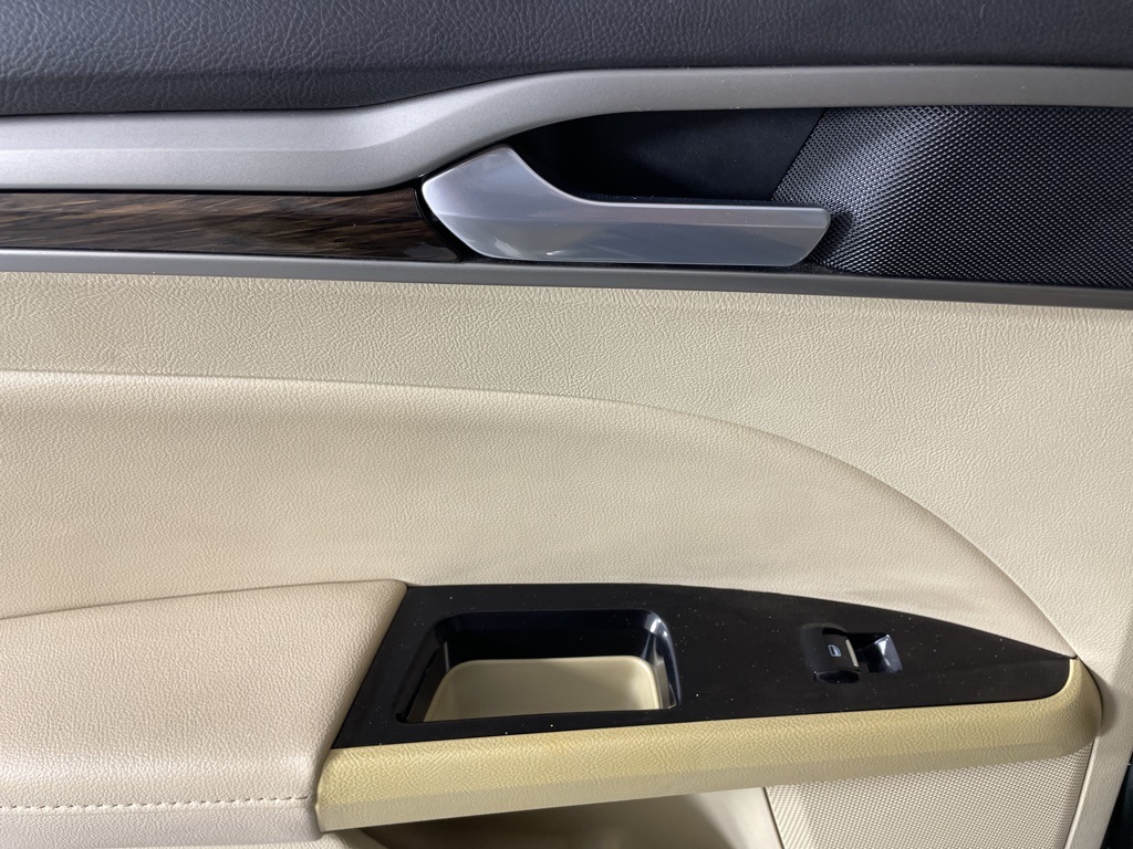 2015 Ford Fusion SE photo 31