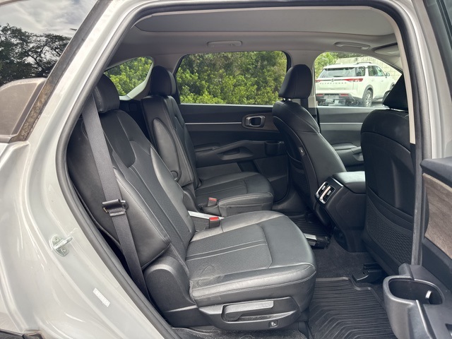 2022 Kia Sorento EX photo 9
