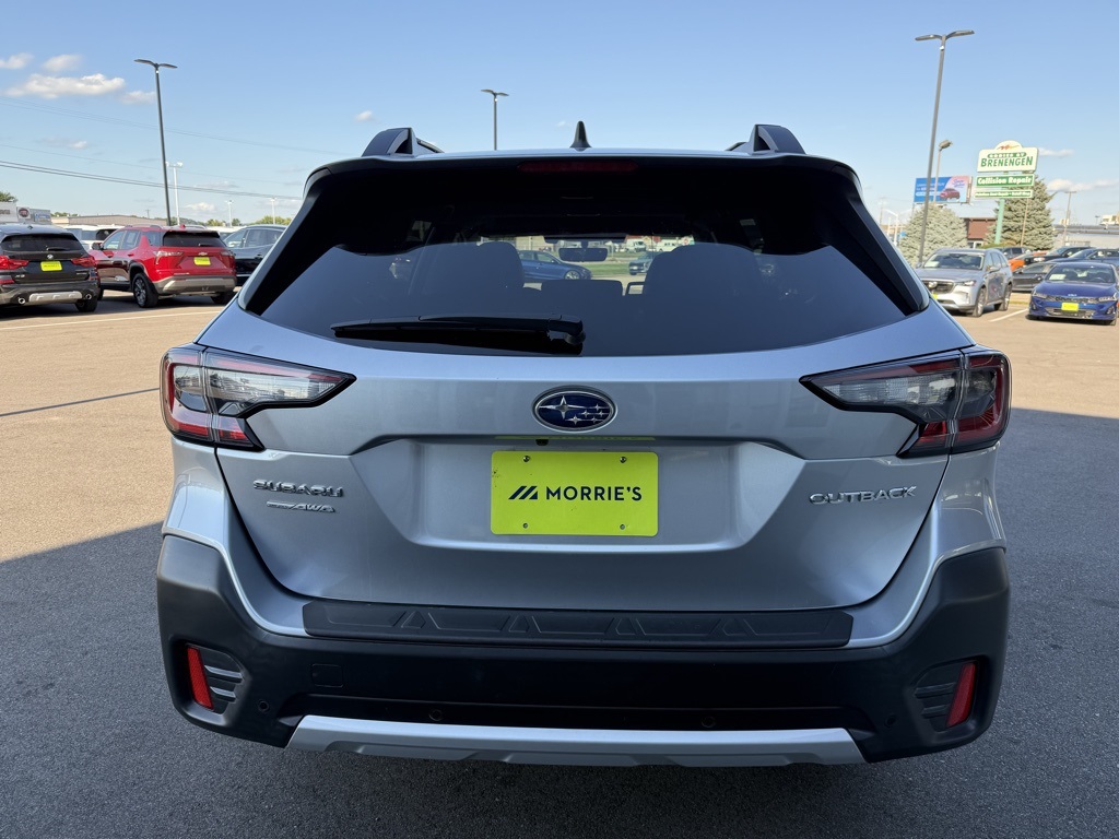 2022 Subaru Outback Limited photo 3