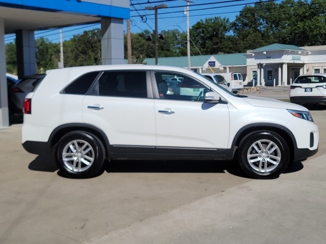 2015 Kia Sorento LX photo 2
