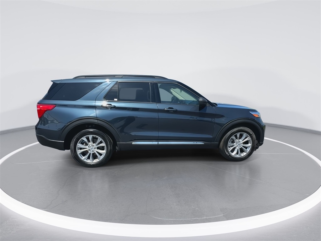 2023 Ford Explorer XLT photo 9