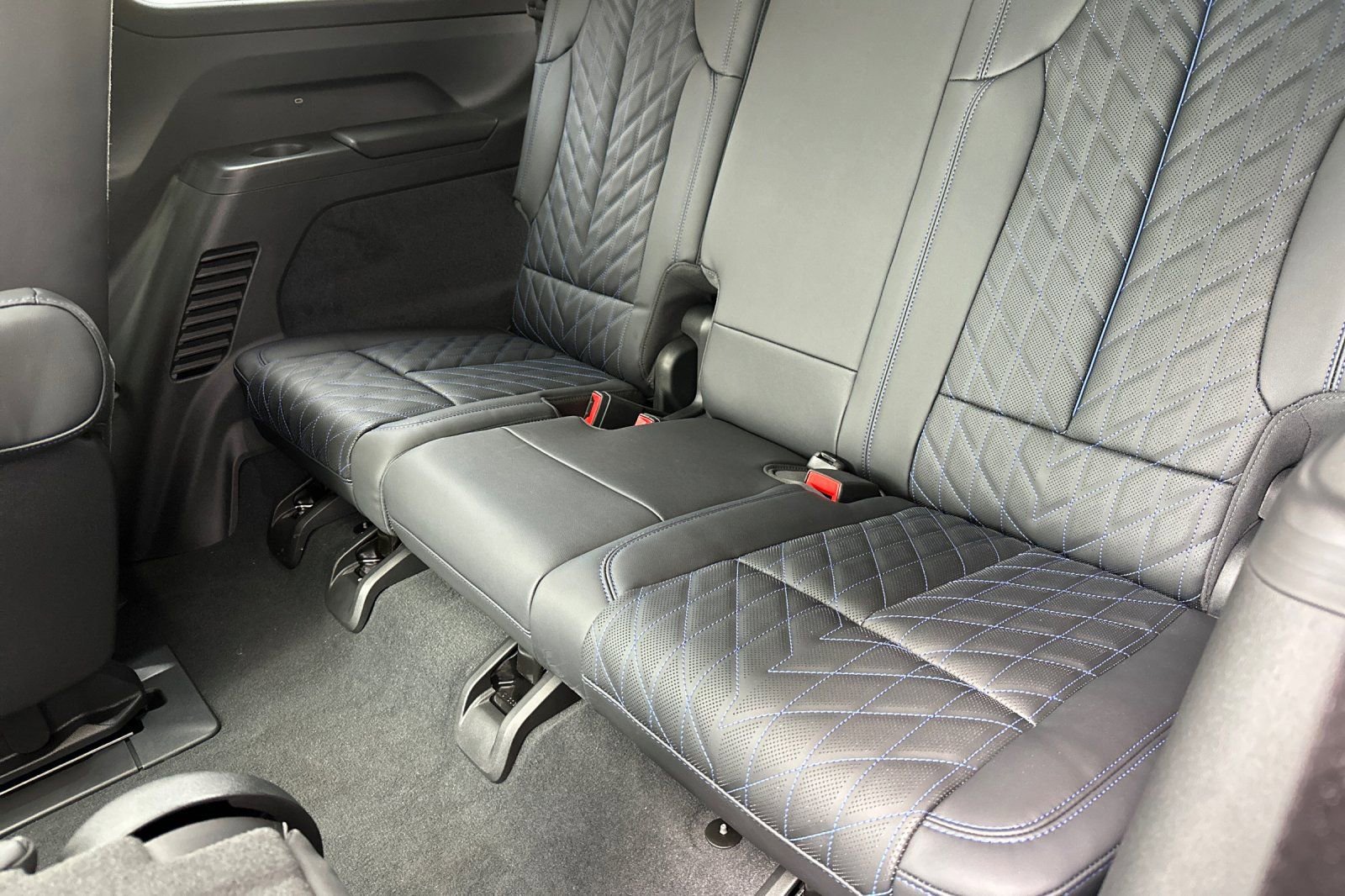 2025 Cadillac Escalade IQ Sport photo 14