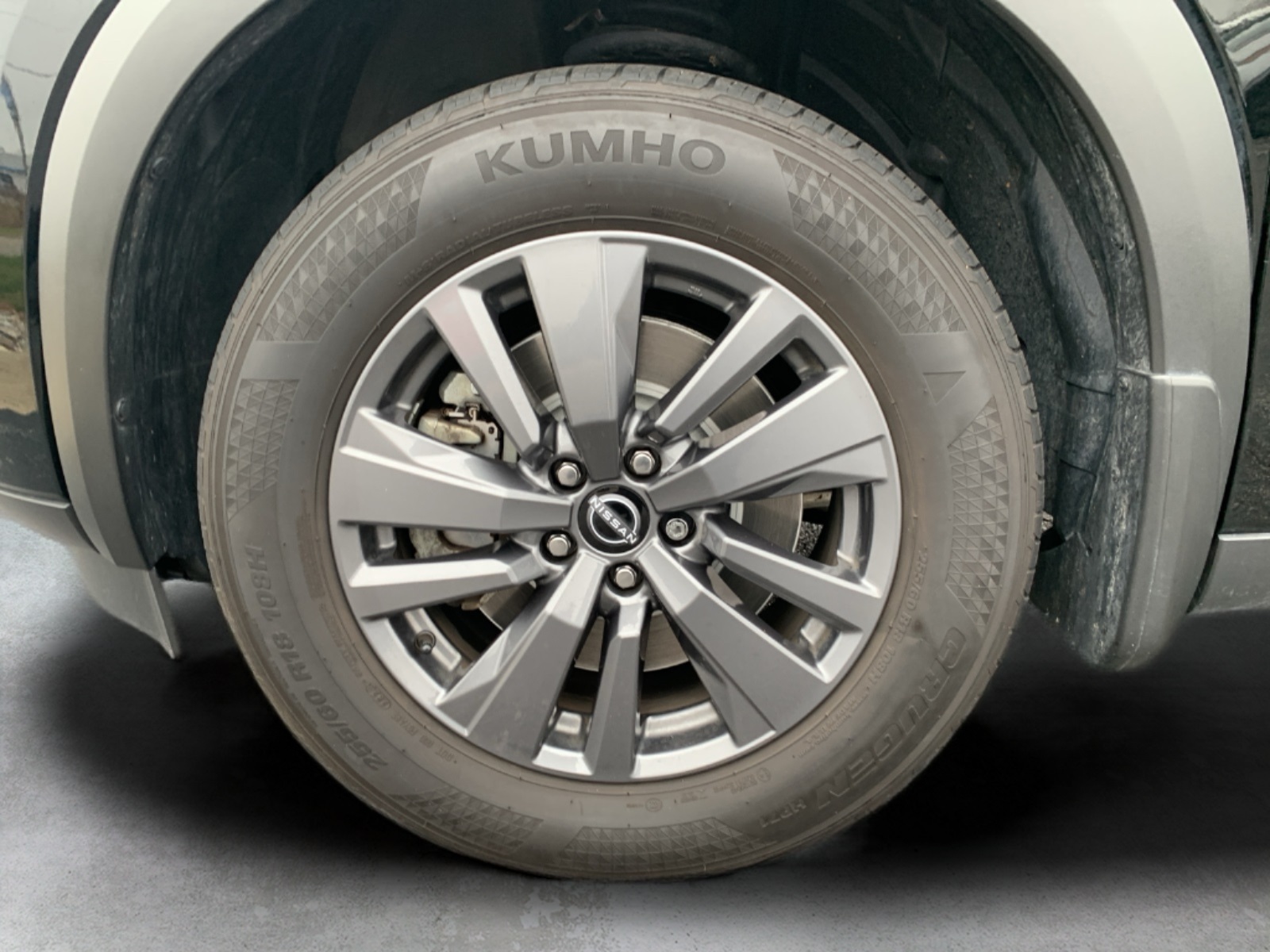 2024 Nissan Pathfinder SV photo 4