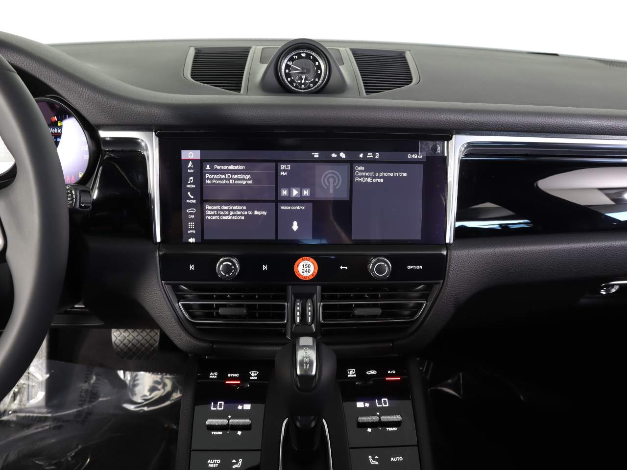 2025 Porsche Macan S photo 16