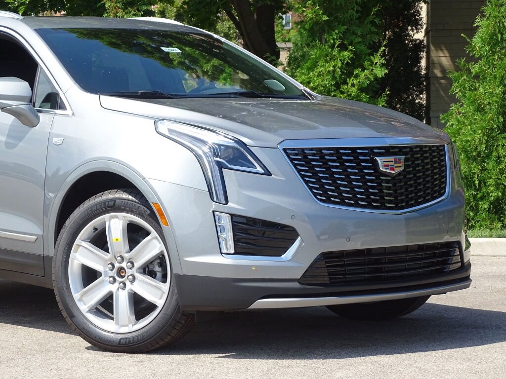 2025 Cadillac XT5 Premium Luxury photo 2
