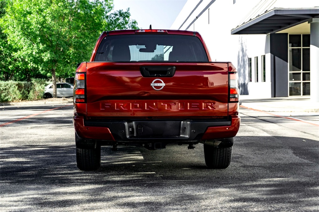2025 Nissan Frontier SV photo 6