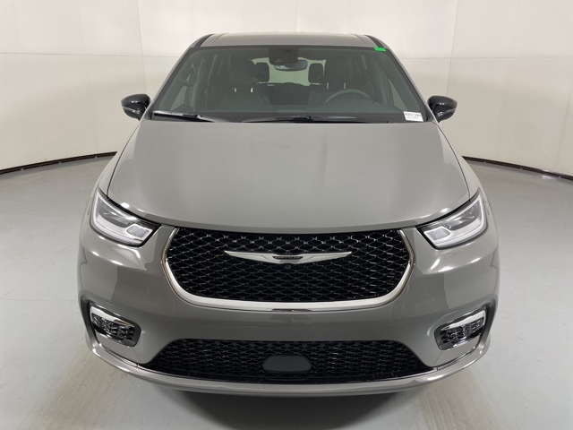 2025 Chrysler Pacifica photo 3