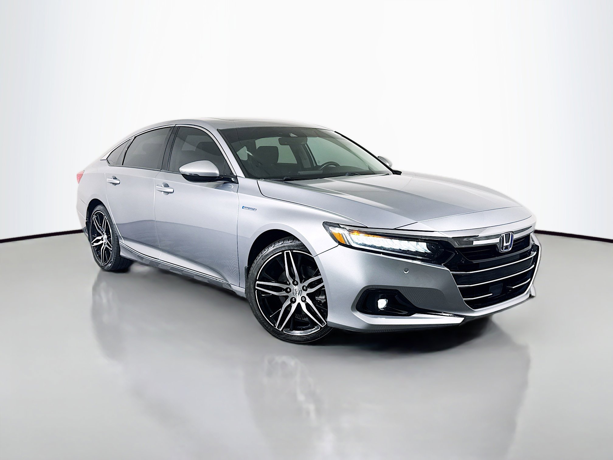 2022 Honda Accord Hybrid Touring's photo