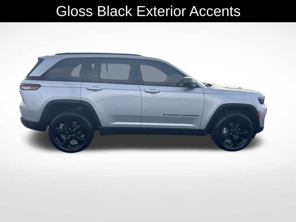 2023 Jeep Grand Cherokee Limited photo 3