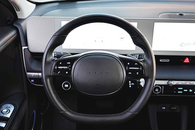 Used 2023 Gray Hyundai SEL image 17