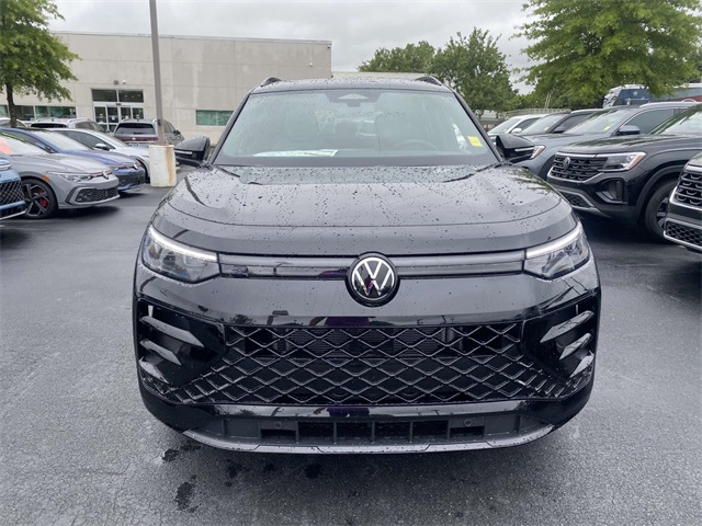 2025 Volkswagen Tiguan SE R-Line Black photo 2