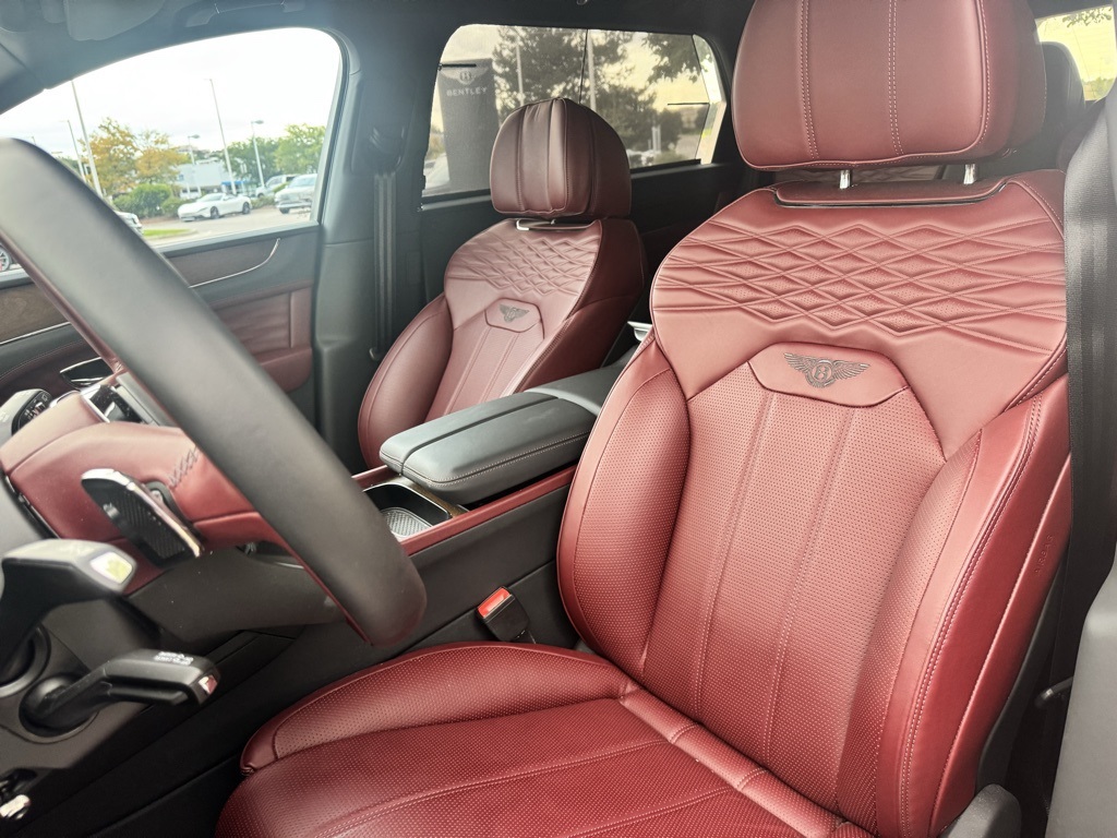 2024 Bentley Bentayga EWB Azure photo 7