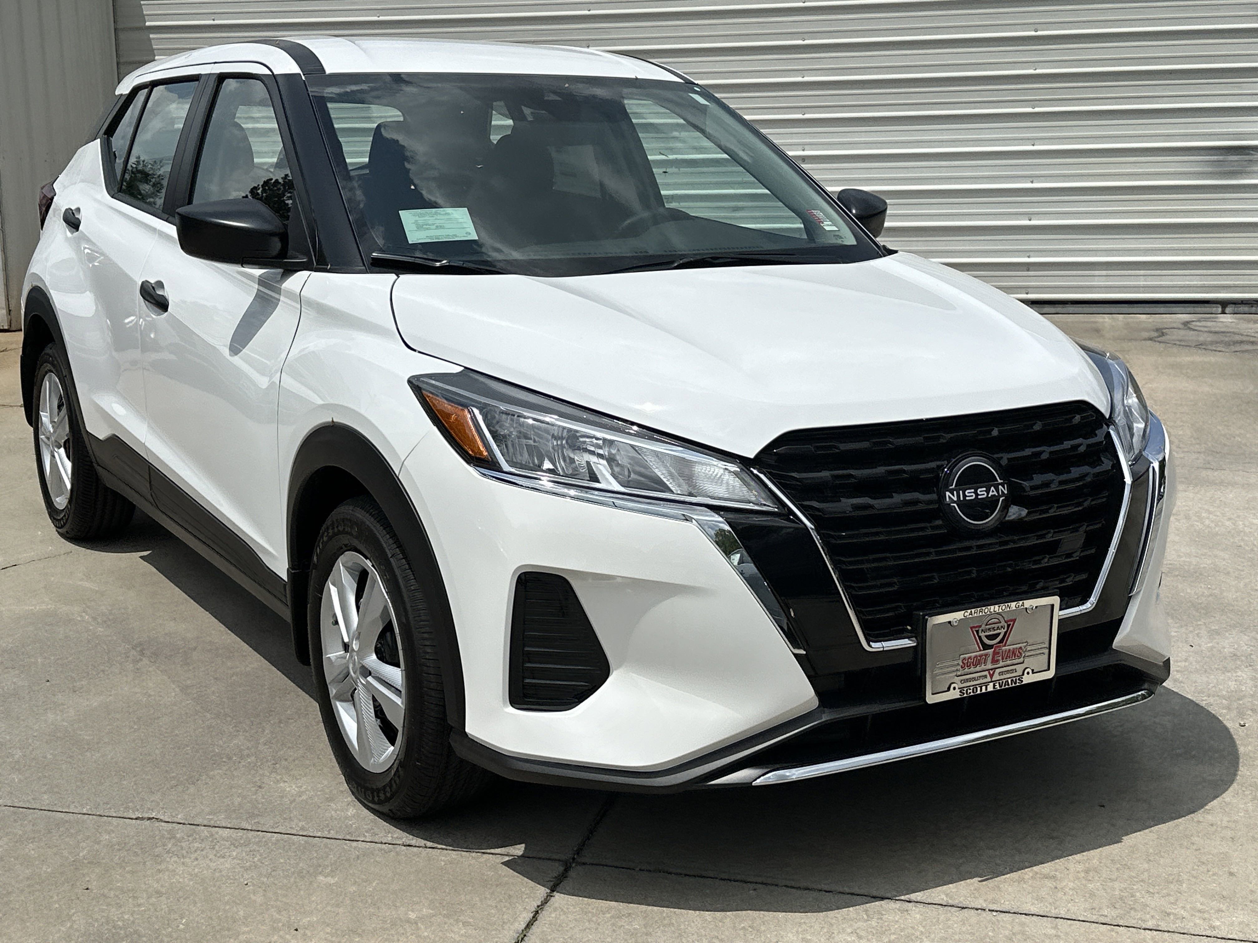 2025 Nissan Kicks Play S photo 2
